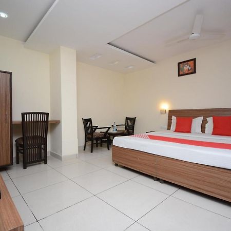 Oyo 5478 Skippers Inn Ludhiana Bagian luar foto