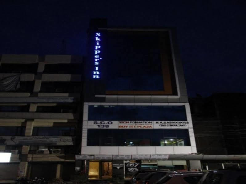 Oyo 5478 Skippers Inn Ludhiana Bagian luar foto